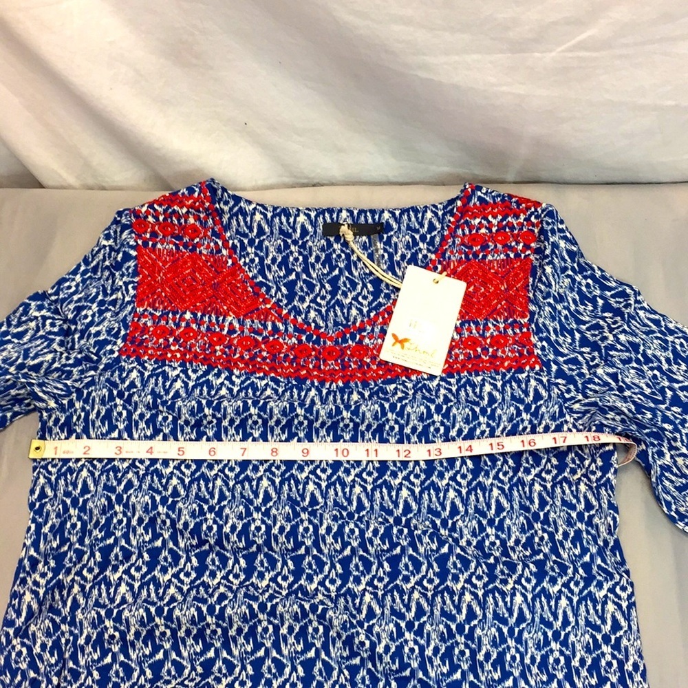 NWT! THML Embroidered Top - Picture 5 of 8